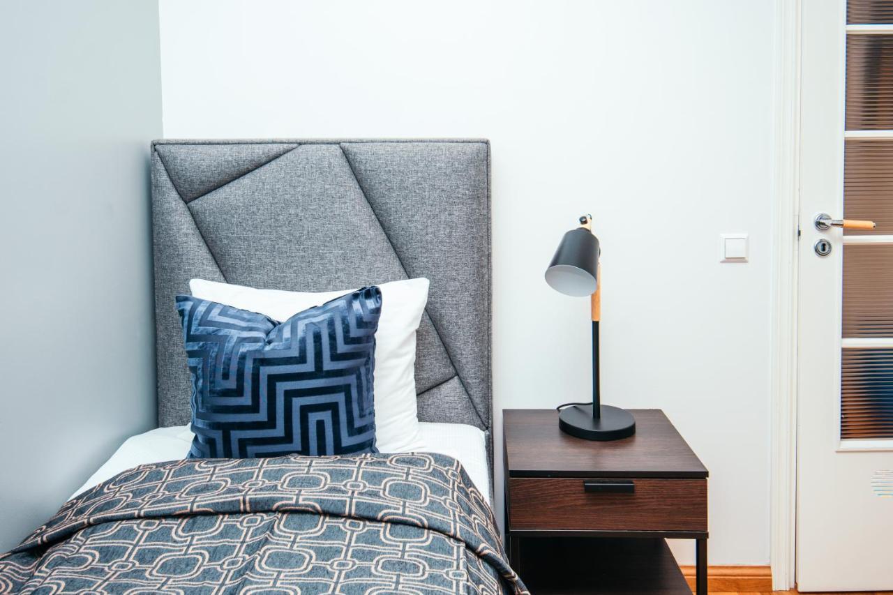 Tallinn City Apartments Freedom Square Bagian luar foto